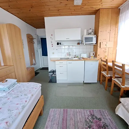 Kletterrose, Seenaehe, Mecklenburgische Seenplatte * Kuchelmiss