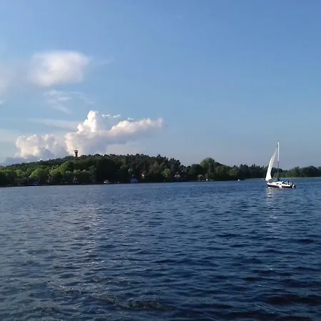 Kletterrose, Seenaehe, Mecklenburgische Seenplatte Lägenhet Kuchelmiss